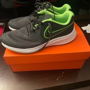 Nike star runner